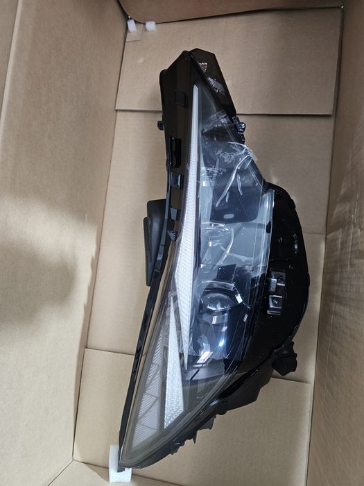 Vand Far dreapta Hyundai Elantra 2020 2024 Nou 92102AA200