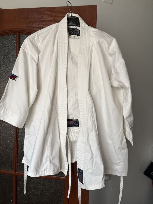 Продаются кимоно, споот одежда и рубашки