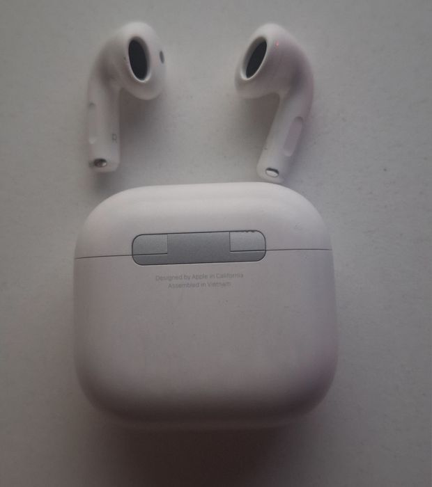Casti Airpods 4 Apple