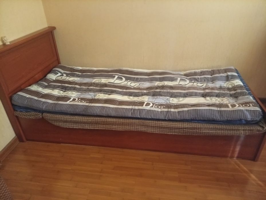 Срочно продаю кровать