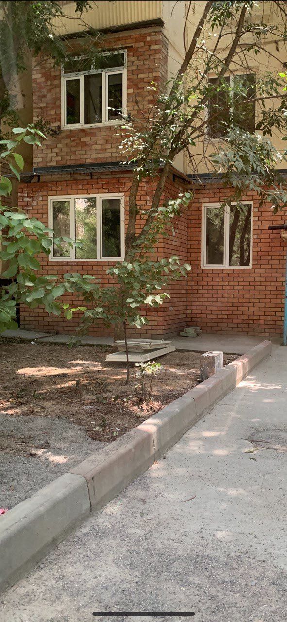 ПРОДАЁТСЯ 1- комнатная, Экобазар, Феруза, второй этаж 39500!