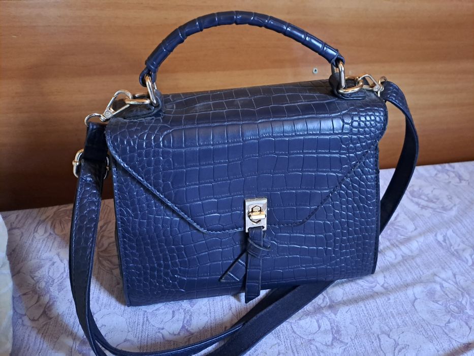 Geanta elegantă pe culoare albastru inchis