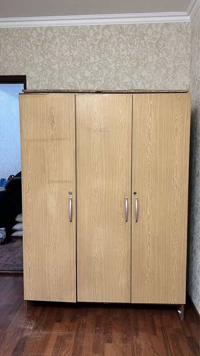 Срочно продам шкаф