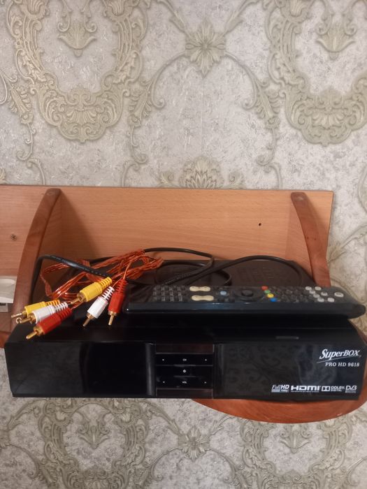 Продается тюнер спутниковый.