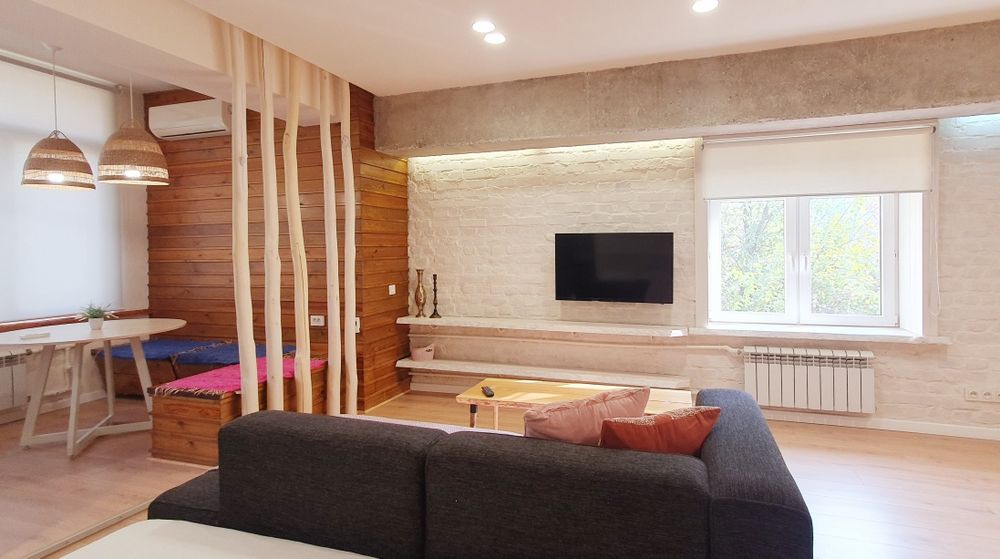 Сдаётся посуточно 1-комнатная на Ц4. Центр, чисто, конфидециально.