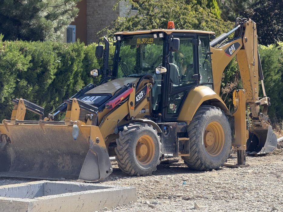 De Inchiriat Buldoexcavator si bascula 3,5T