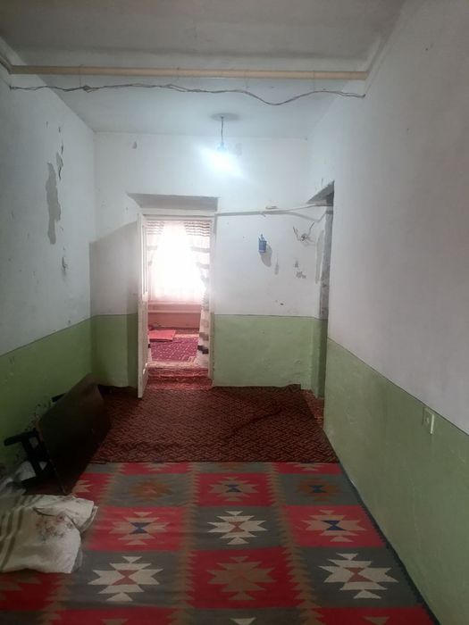 Назарбек пустидан 8 кламетир кирганда 8 сутки ховли  сотилади ер хисоб