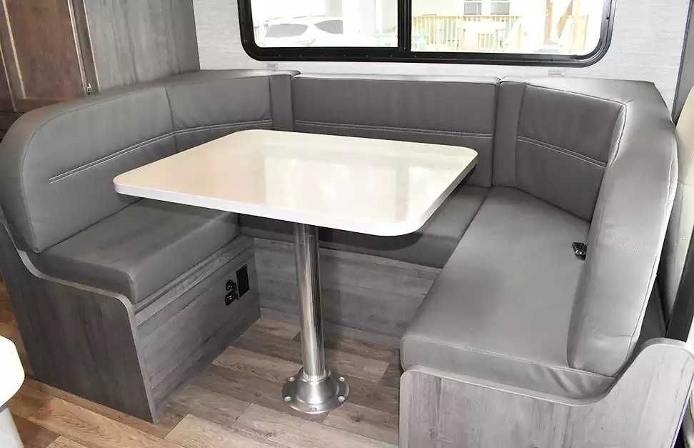 Winnebago Minnie Winnie 22R