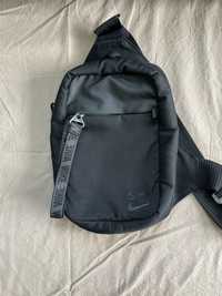 Nike Essentialis чанта