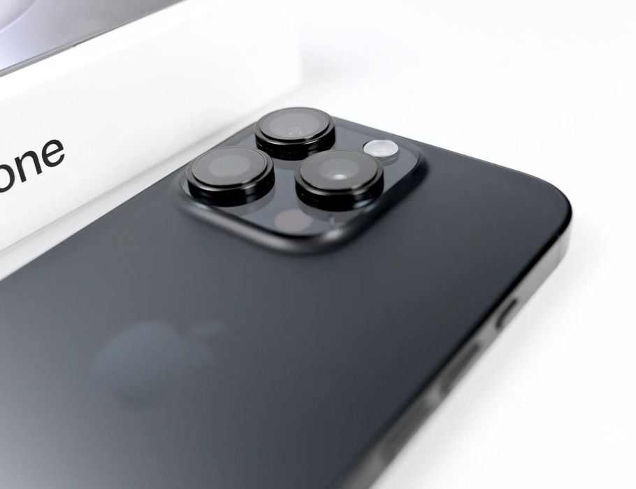 iPhone 16 Pro 1TB Black Titanium – като нов, гаранция до 2026 г