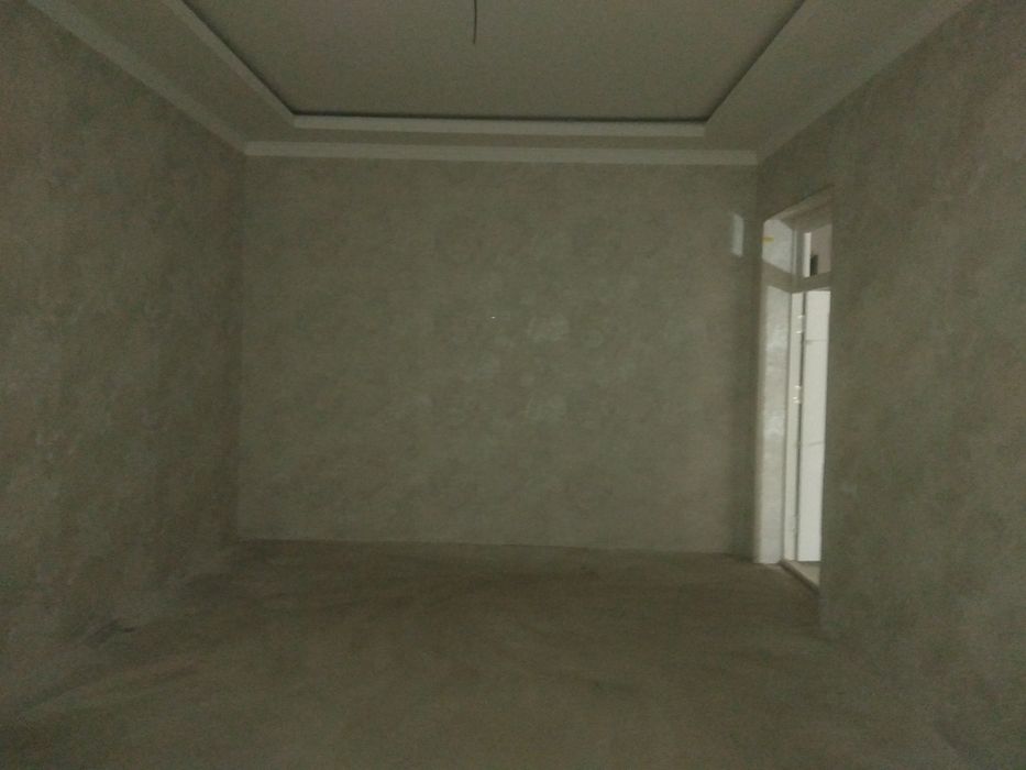 105000у.е Охунбобоев 1.9 сотик 4 хона 2 санузел 90% битган