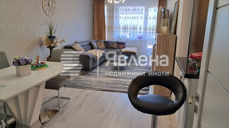 Продава се Тристаен апартамент в Варна, Аспарухово - 136 кв.м за 1670 €/кв.м - Снимка #10