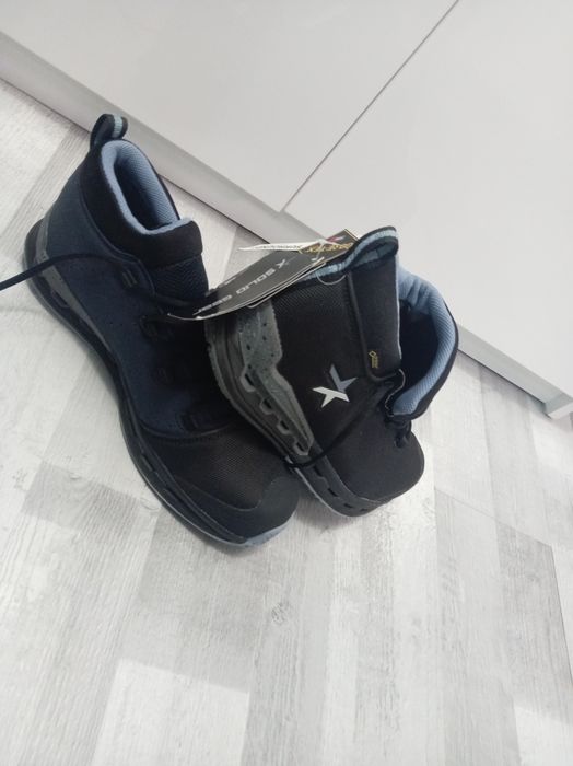 Bocanci cu bombeu metalic, mărime 42,noi cu eticheta