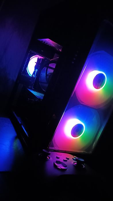 Vând PC i7 6700 placa video aproape noua