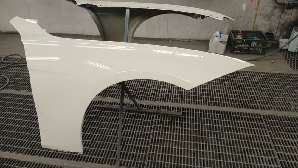 BMW F30 десен калник оригинален
