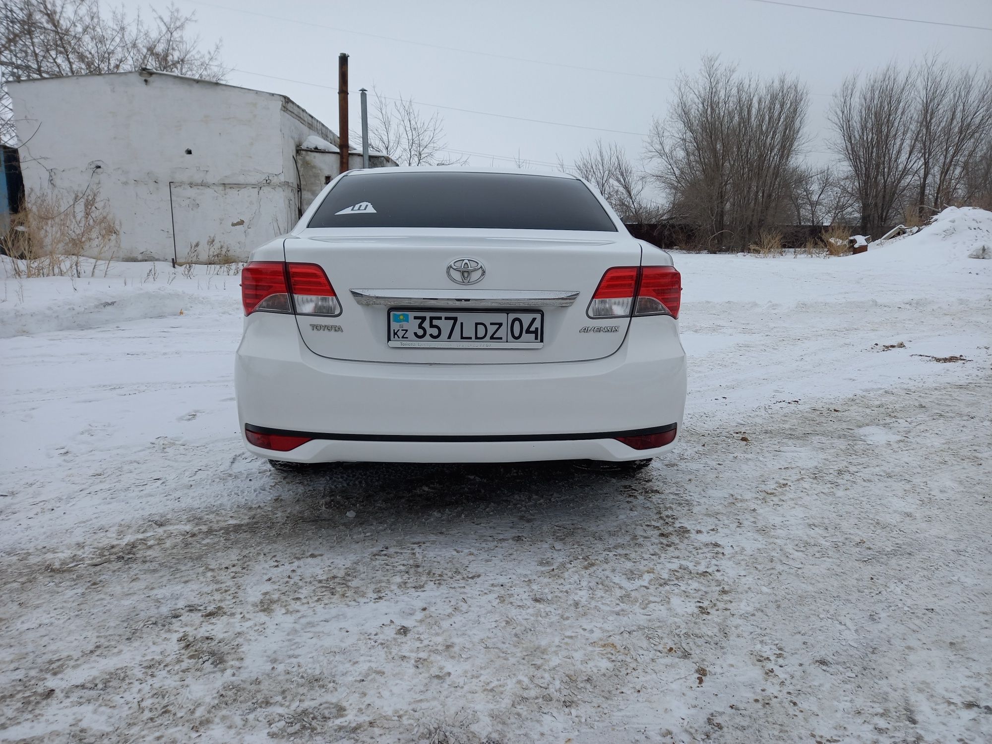 Автомобиль Toyota avensis