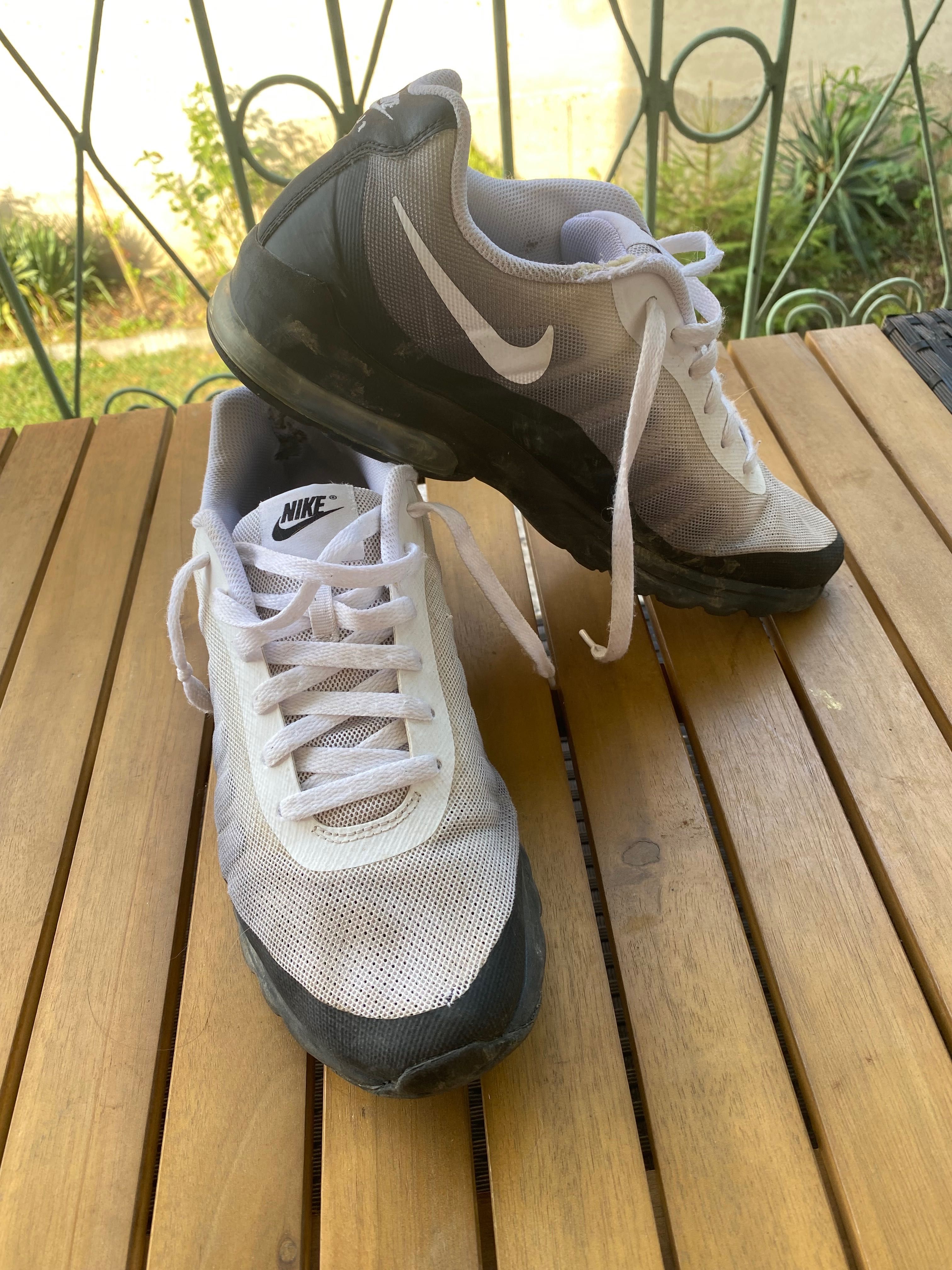Маратонки  Nike 44