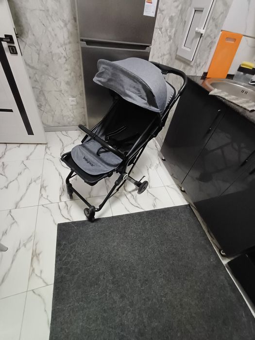 Продаётся чемодан коляска Baby care