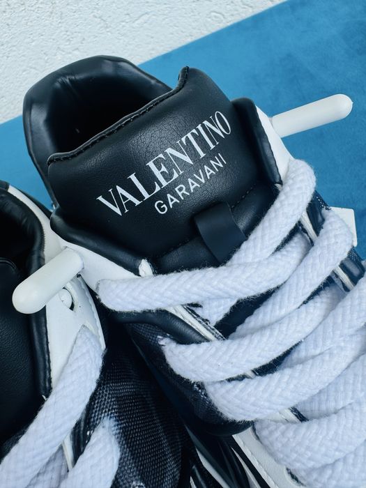 Valentino Garavani One Stud Premium Unisex
