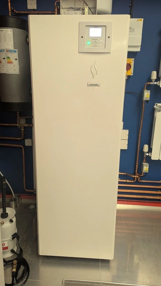 Термопомпа Hitachi Yutaki S Combi 6kw въздух-вода вграден бойлер 220л