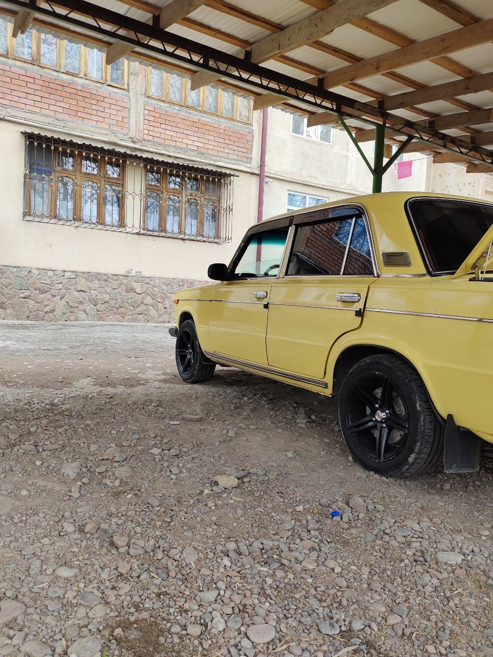 Vaz 2106 sotiladi