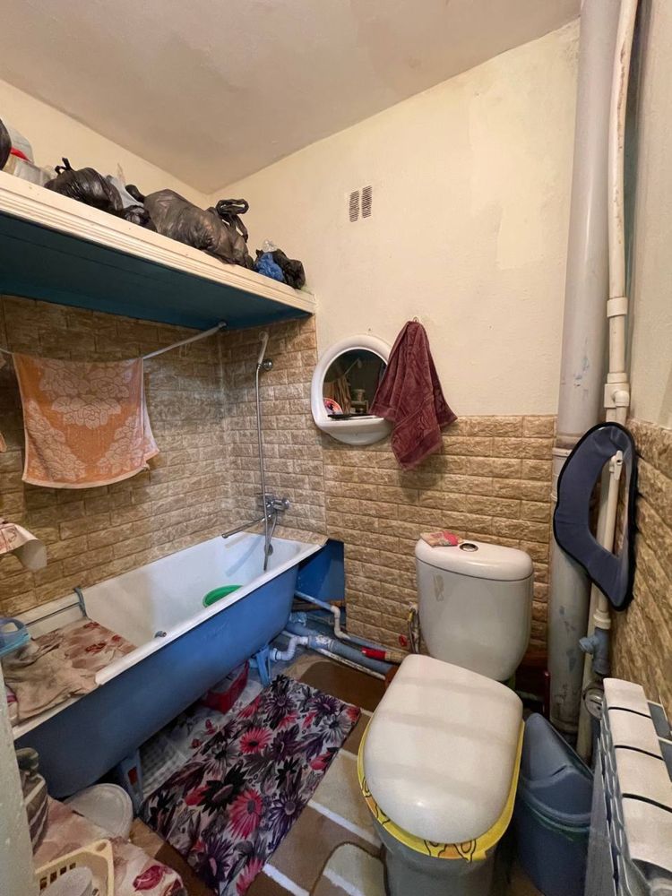 Uy sotiladi sport instituti yonida