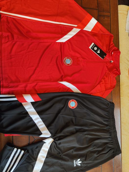 Тренировъчен футболен екип Bayern Munchen 24/25 UCL