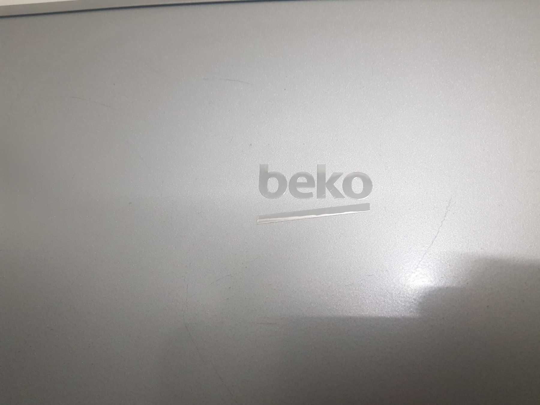 Хладилник с фризер Beko