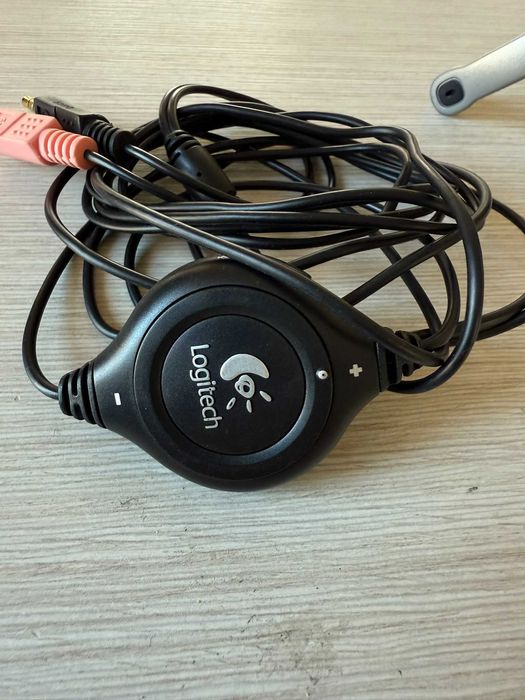 Casti cu microfon Logitech, stare f buna