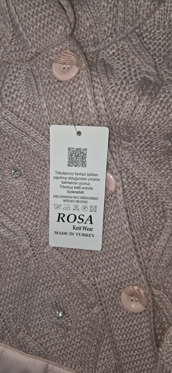 Jenfer cardigan.