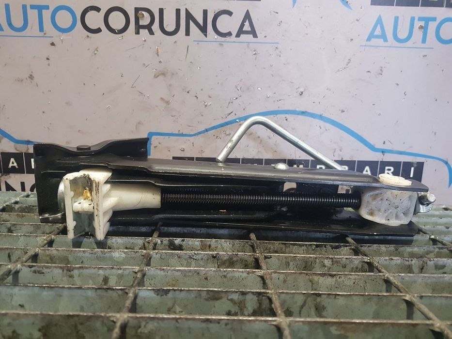 Cric Hyundai Tucson 2006 - 2010 (581)