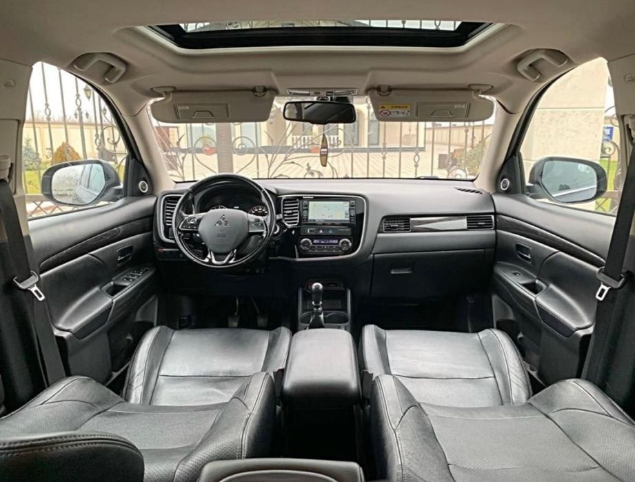 Vand sau schimb Mitsubishi Outlander