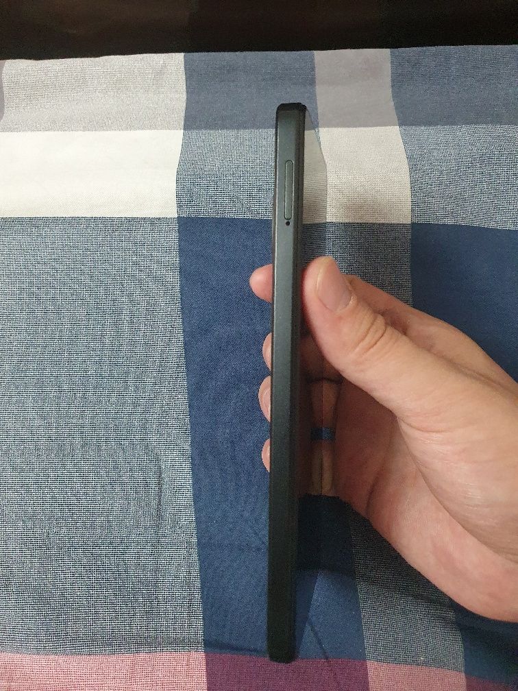 Srochna sotiladi Xiaomi Redmi A3 4/128Gb Black Xolati ideal Zor
