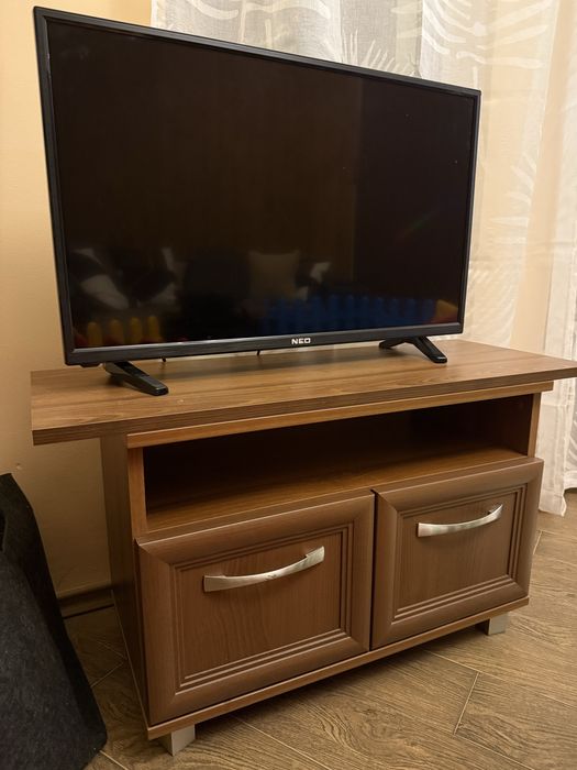 Телевизор с ТВ шкаф