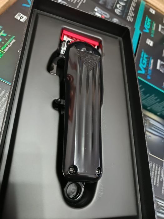 Aparat profesional de tuns, VGR-282, fara fir, 2000mAh