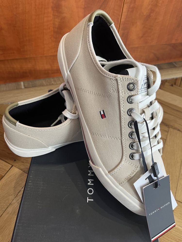 Обувки Tommy Hilfiger 41/42