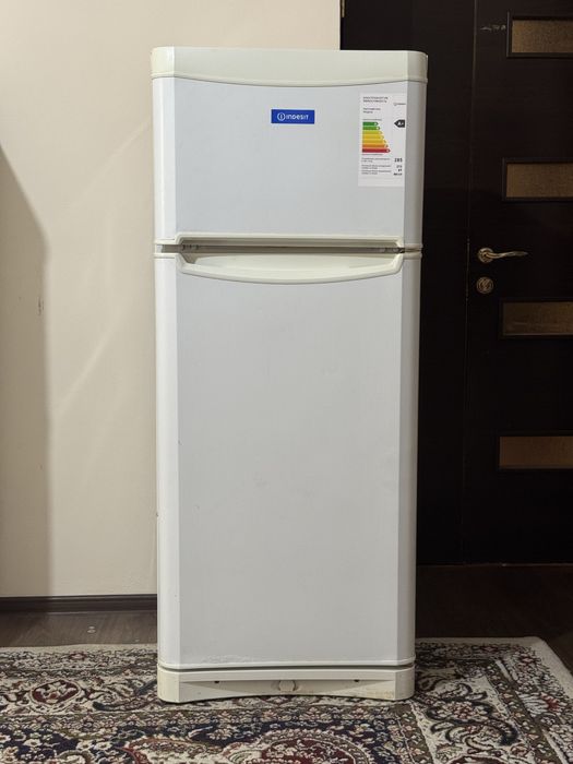 Holadilnik sotiladi rabochi