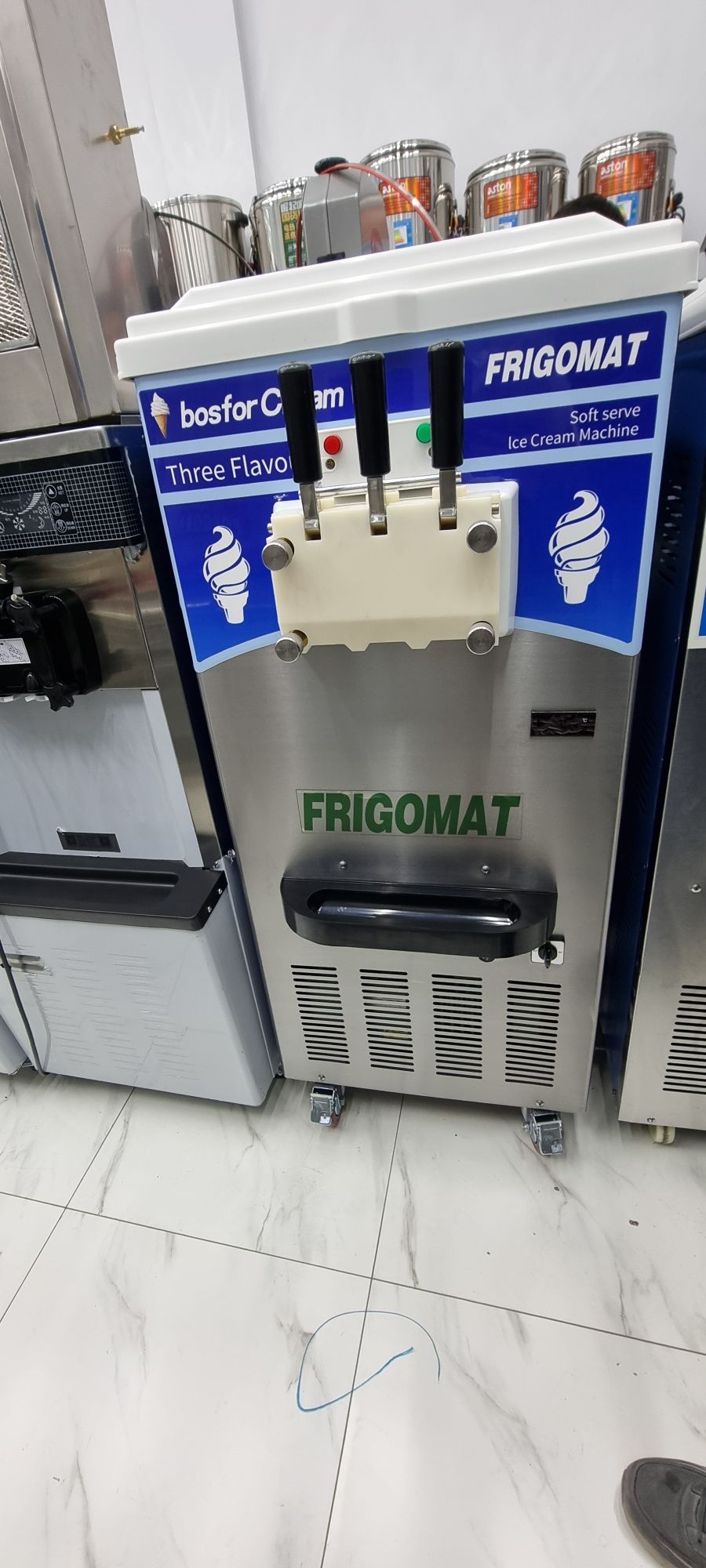 Fergomat frezer frizer frizr marojini aparat musqaymoq aparat piramoy