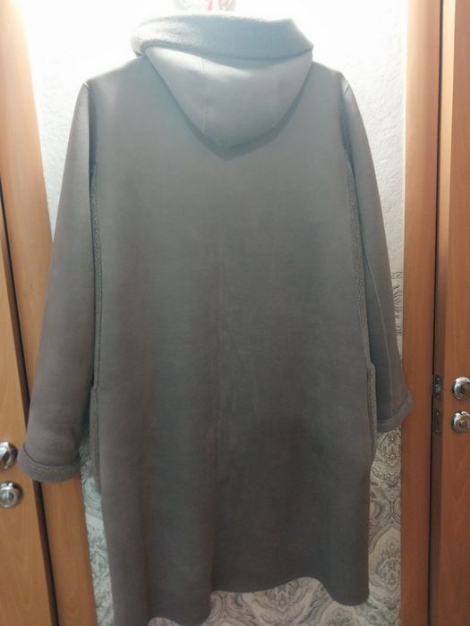 Продам женскую дубленку.