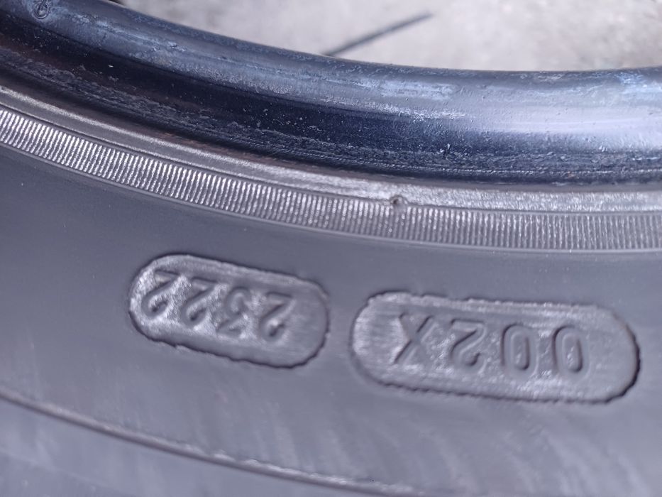 Гуми 235/65/16С  Мишелин