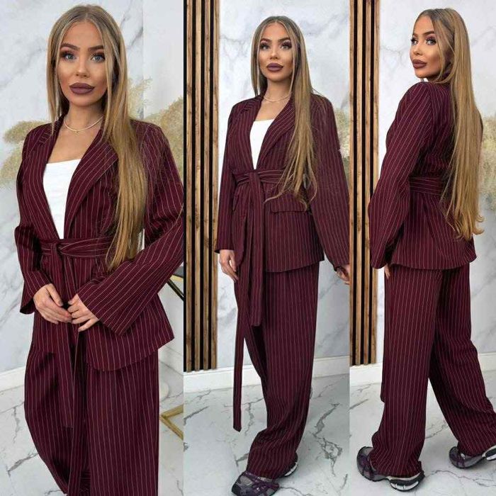 Костюм в бургунди, бордо