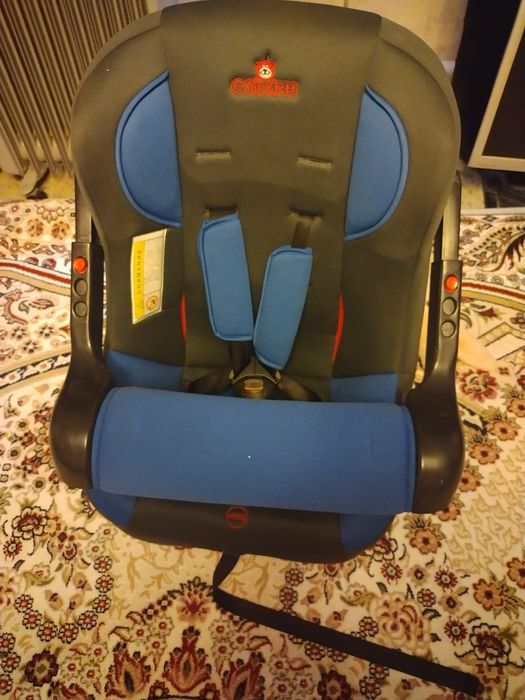 Автомобильное детское кресло