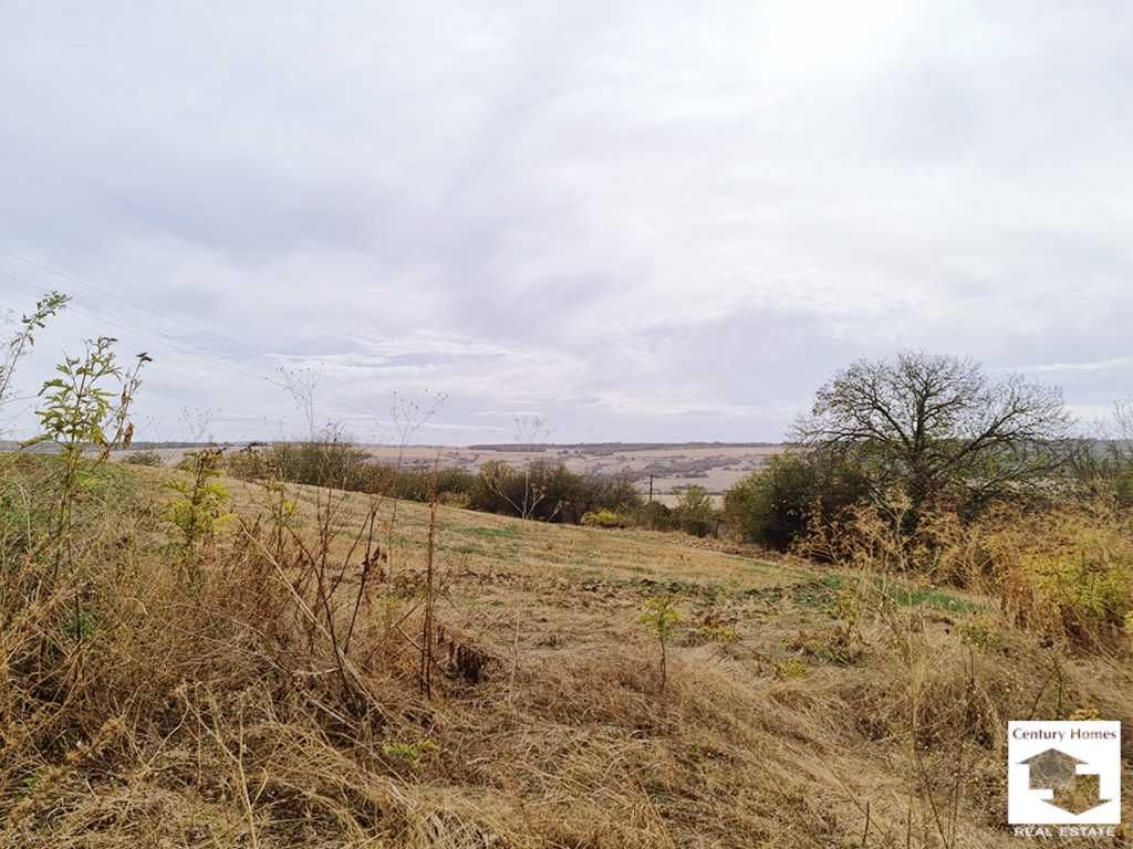 140279 Двуетажна къща в село Вишовград, на 30 км от Велико Търново