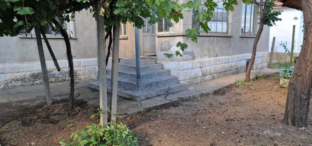 Продава се Къща в Дулово - 780 кв.м за 79 €/кв.м - Снимка #15