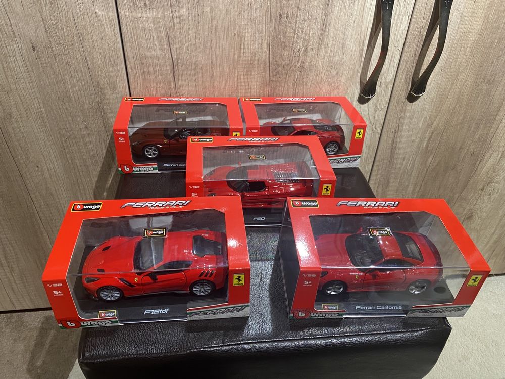 BBURAGO Ferrari Race&Play machetă auto scara 1:32 showcase