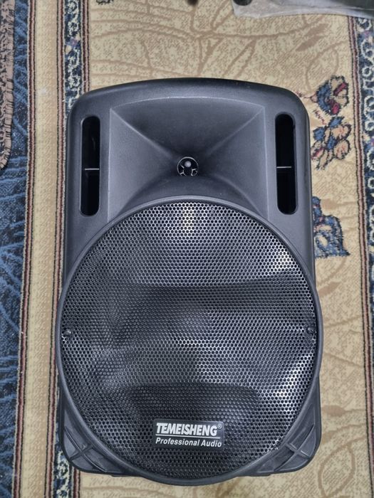 Продаётся колонка Bluetooth Блютуз с аккумулятором калонка