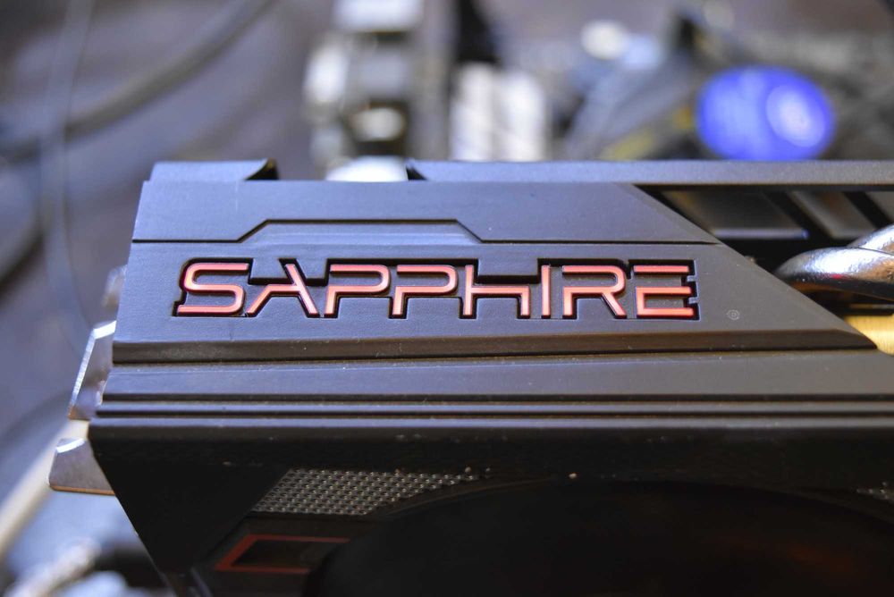 Sapphire Pulse Radeon RX 5700 XT 8 GB GDDR6 - Видео карта за игри