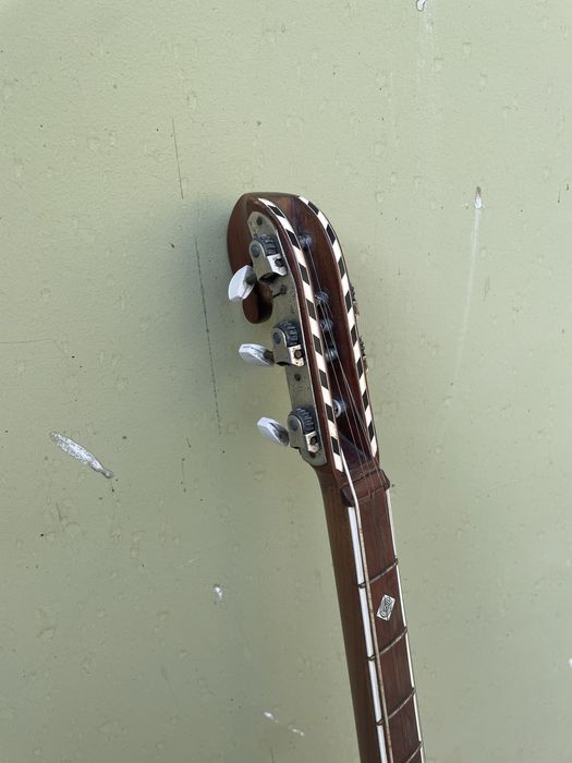 Qashqar rubobi Guitar gitara