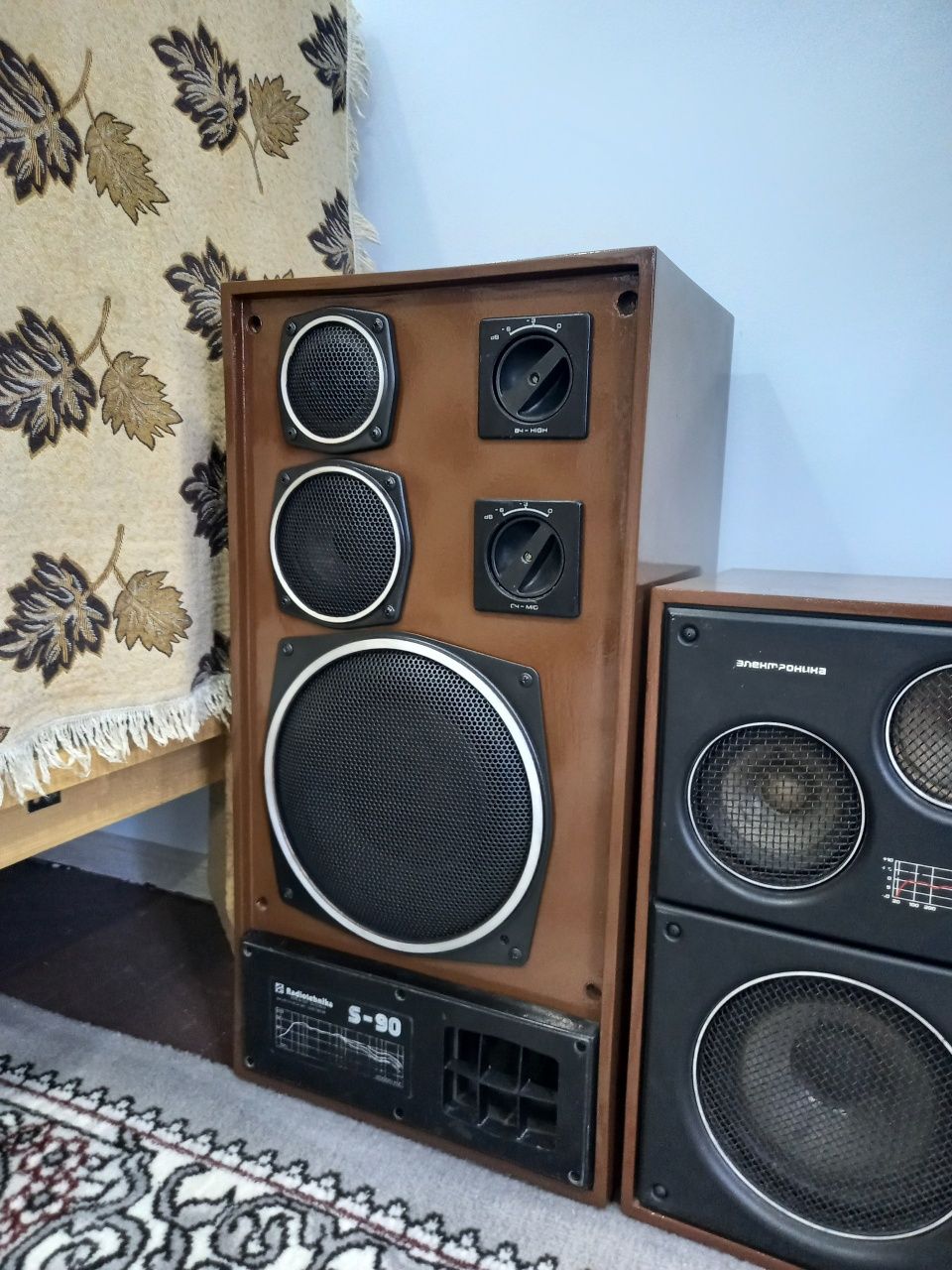 S 90 kalonka sotiladi