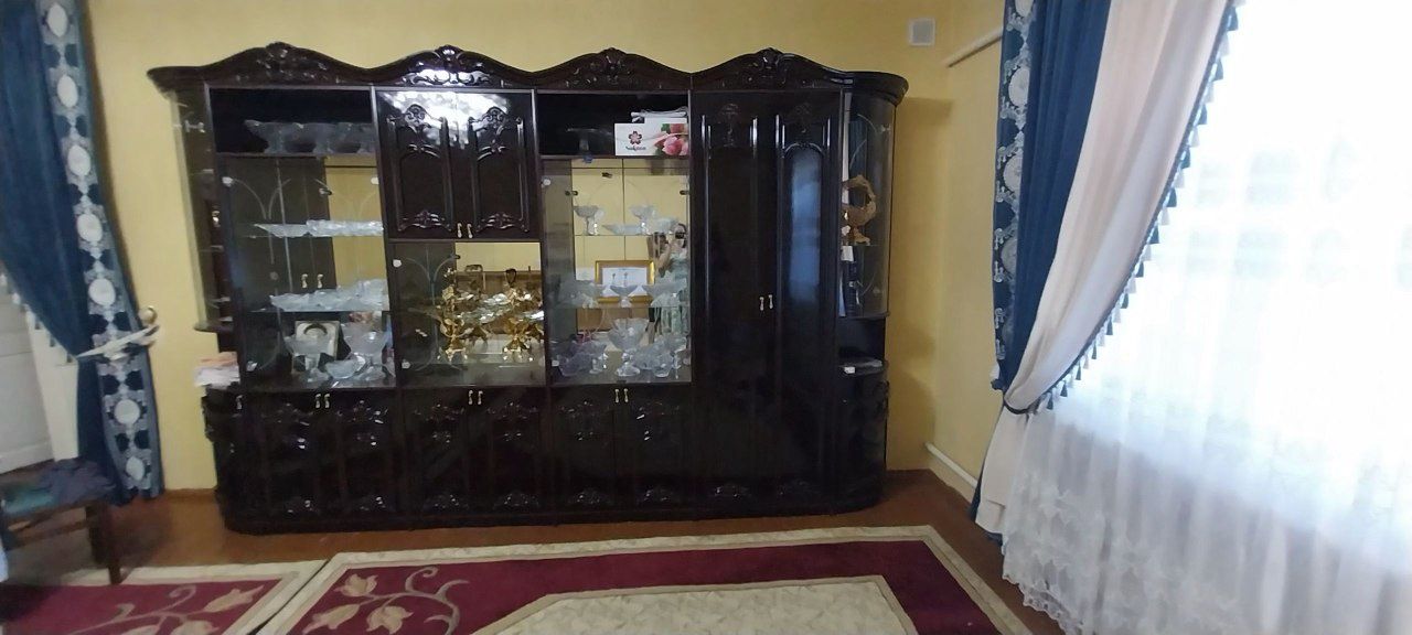 Мебель Сервант сатылады  б/у